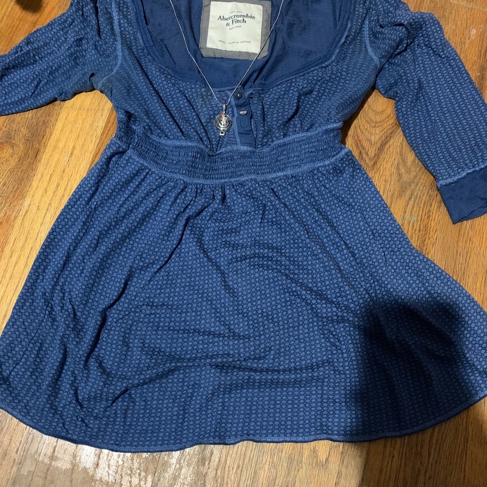 Abercrombie original babydoll floral long sleeve top small hole on armpit